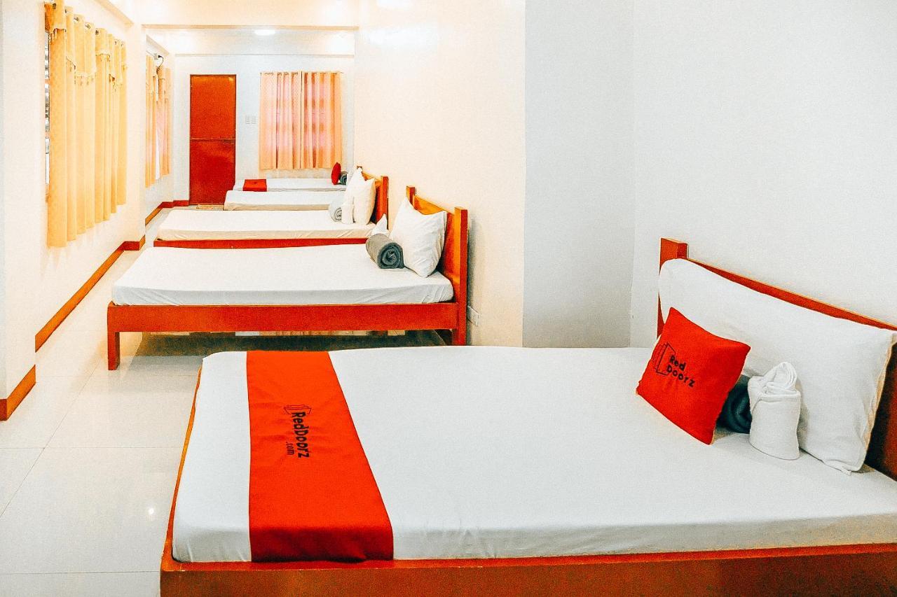 Reddoorz At S & L Apartelle Daraga Albay ليغاسبي المظهر الخارجي الصورة