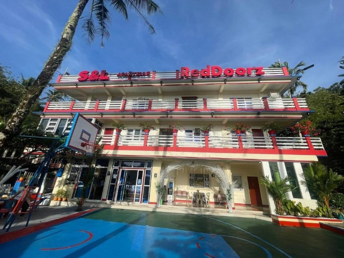 Reddoorz At S & L Apartelle Daraga Albay ليغاسبي المظهر الخارجي الصورة