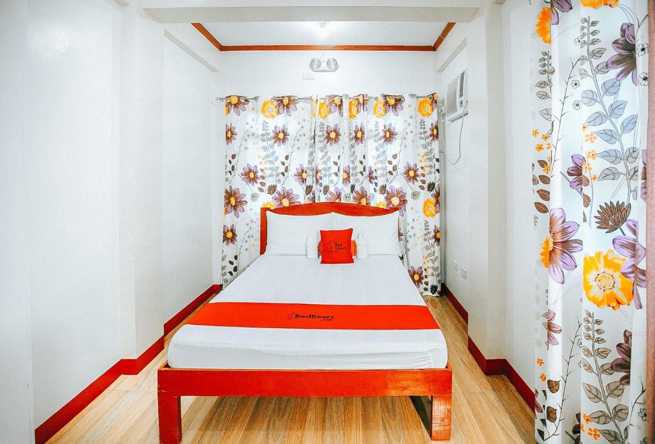 Reddoorz At S & L Apartelle Daraga Albay ليغاسبي المظهر الخارجي الصورة