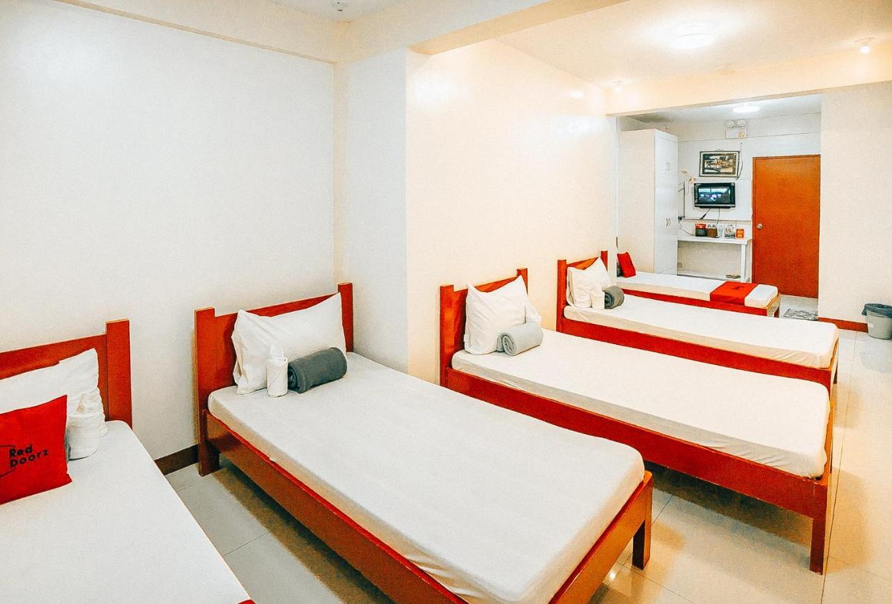 Reddoorz At S & L Apartelle Daraga Albay ليغاسبي المظهر الخارجي الصورة