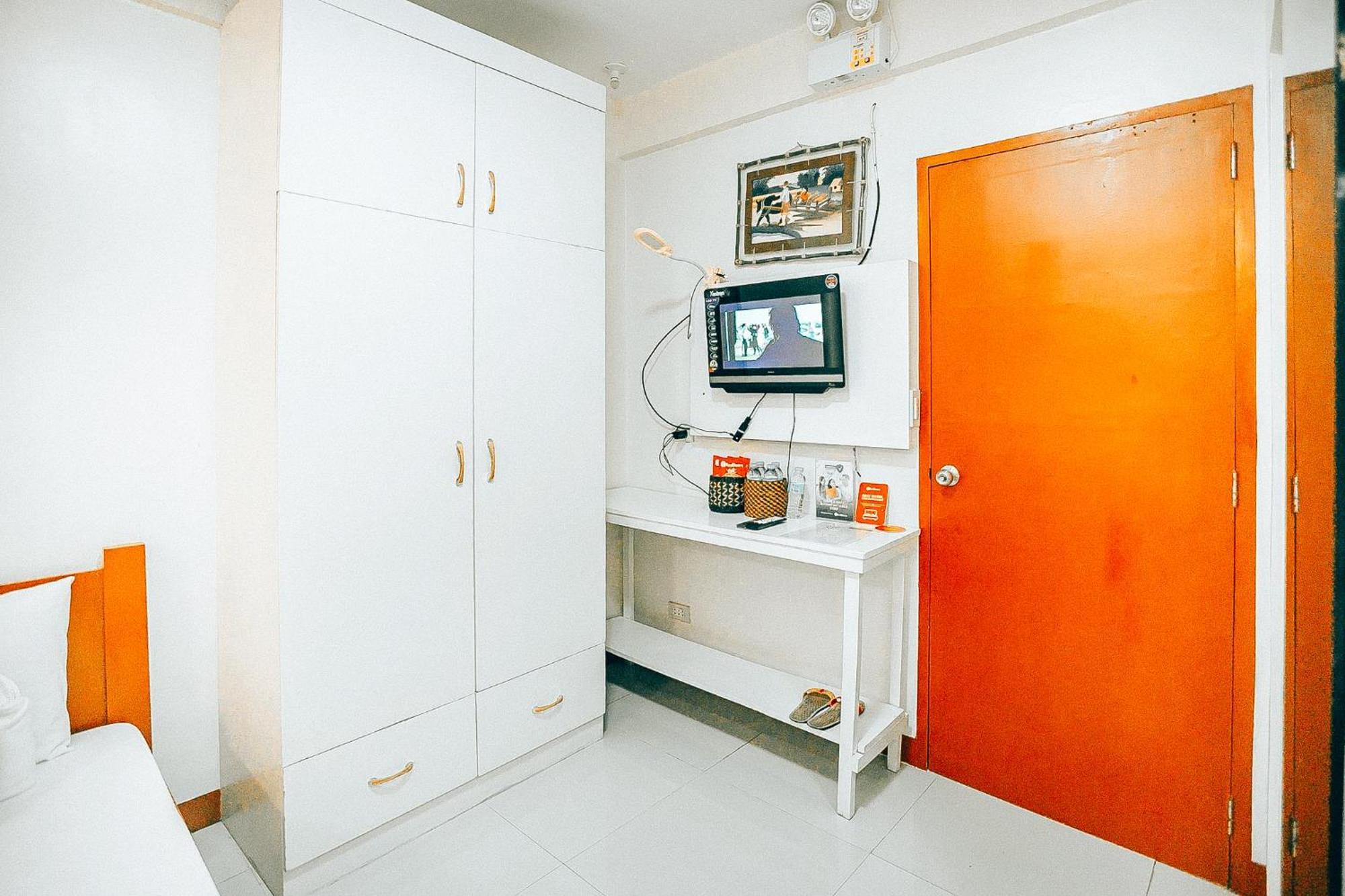 Reddoorz At S & L Apartelle Daraga Albay ليغاسبي المظهر الخارجي الصورة