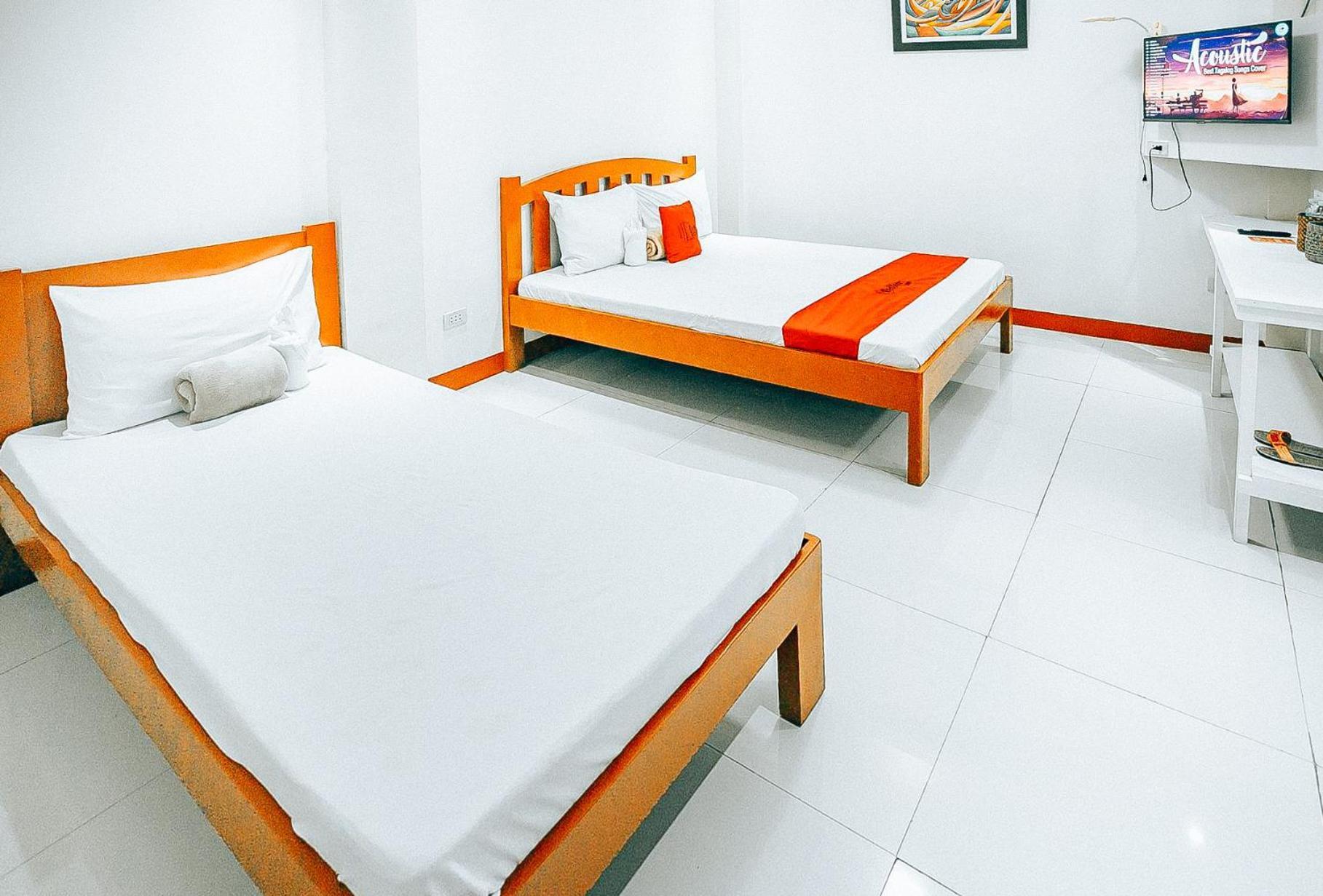 Reddoorz At S & L Apartelle Daraga Albay ليغاسبي المظهر الخارجي الصورة